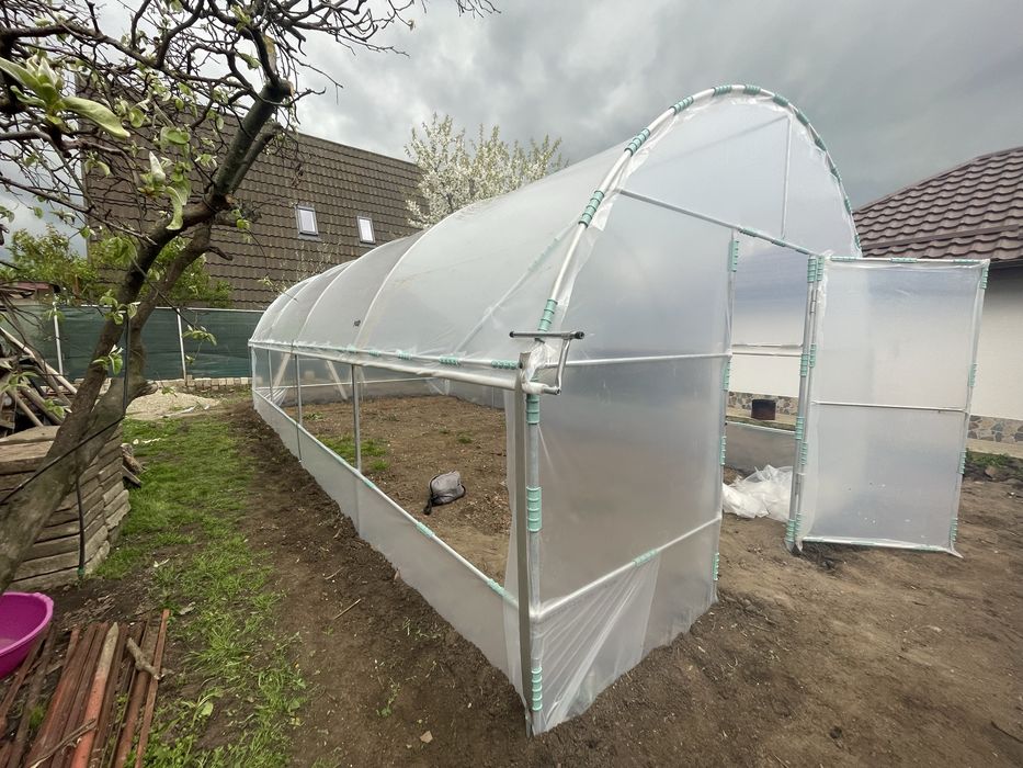 Arcade solar si solare Montate la gata