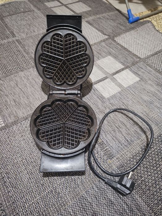 Вафельница электрическая