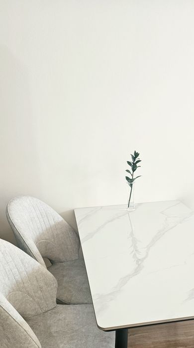 Продам стол со 4 стулями