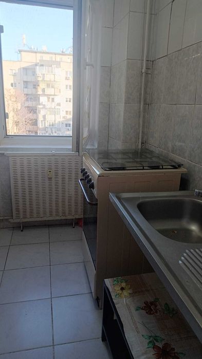 Garsoniera, la 10 minute de metrou Piata Sudului