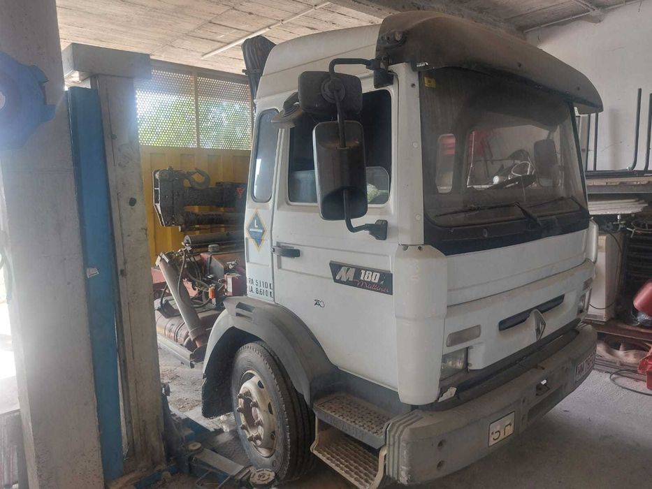 Renault Midliner M 180