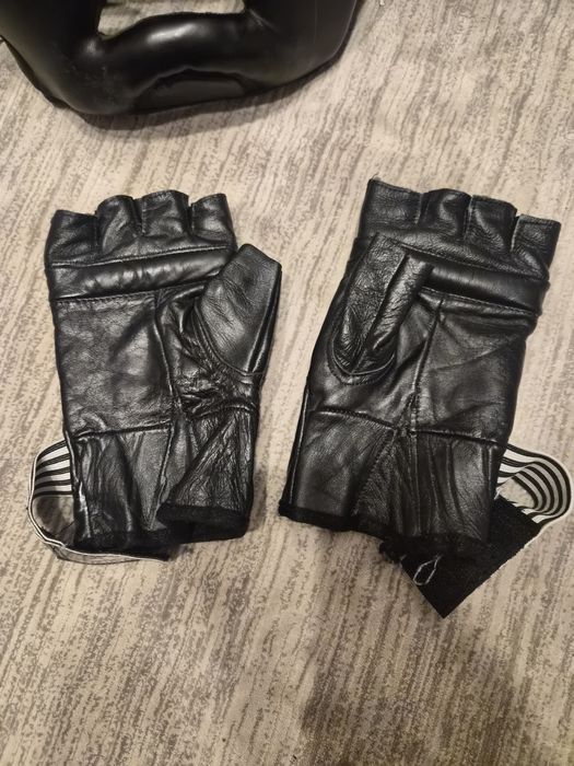 Перчатки,шлем,для бокса