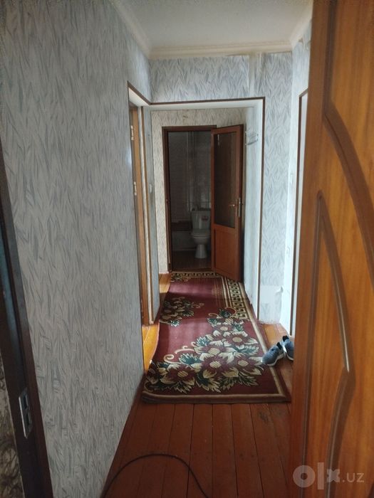 Чиланзар 23.  Продается. Срочно. 2 х комнатная квартира