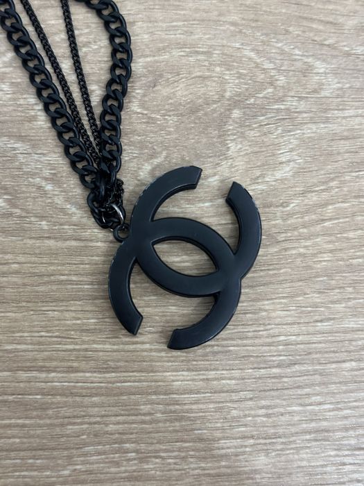 Colier Chanel de metal negru