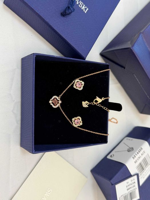 Set Swarovski Lantisor si cercei