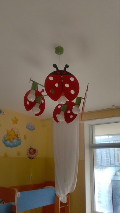 Продам, люстры в хорошем состоянии.