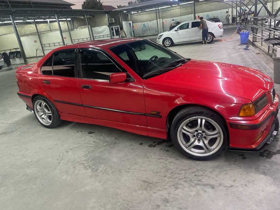 BMW E36 328i 1995 года