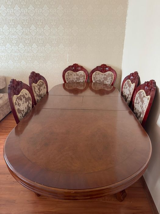 Стол для гостиной