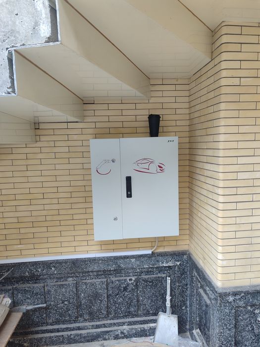 установка электрозарядки для авто