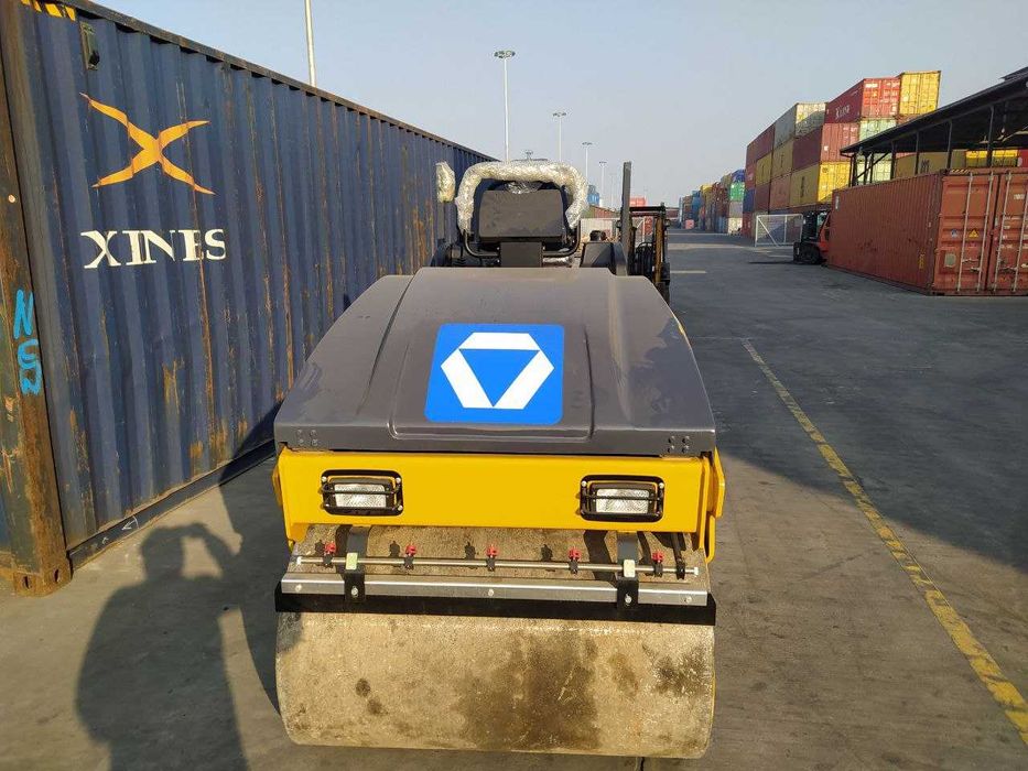 Дорожный каток XCMG XMR403 4 тонн в Ташкенте, в наличии