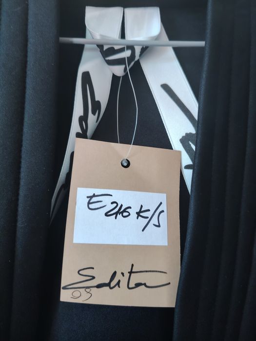 Kimono negru cu design floral