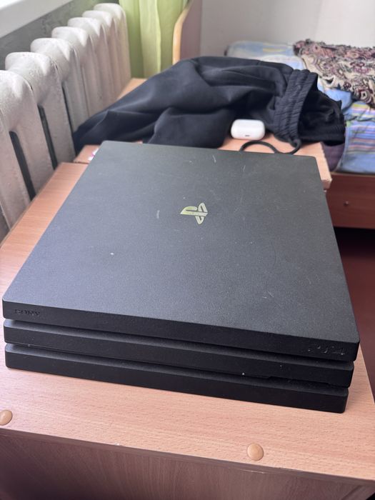 Продам ps 4 про