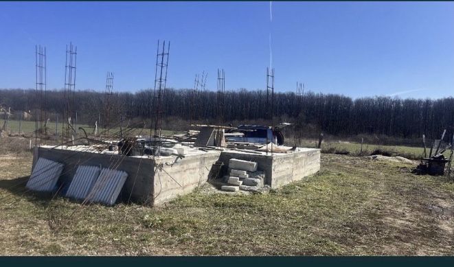 Propietar vand 983 m cu autorizatie de constructie actuala
