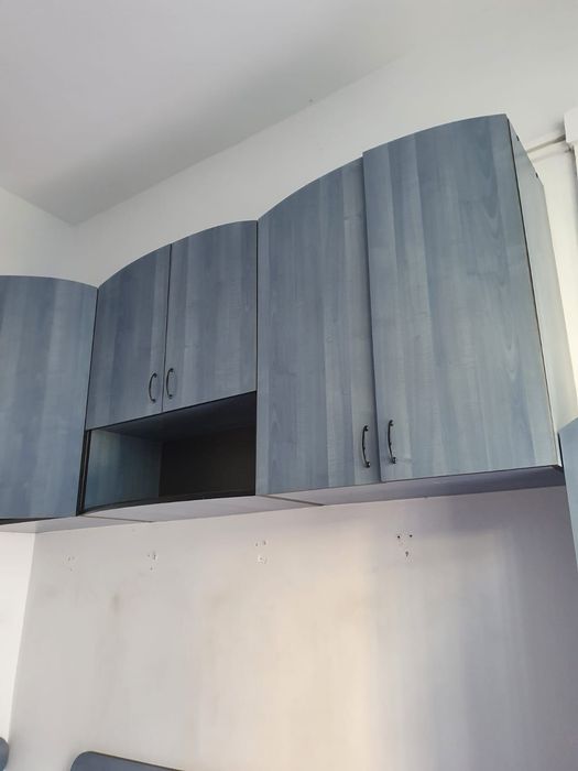 Vând mobila pentru magazin de haine