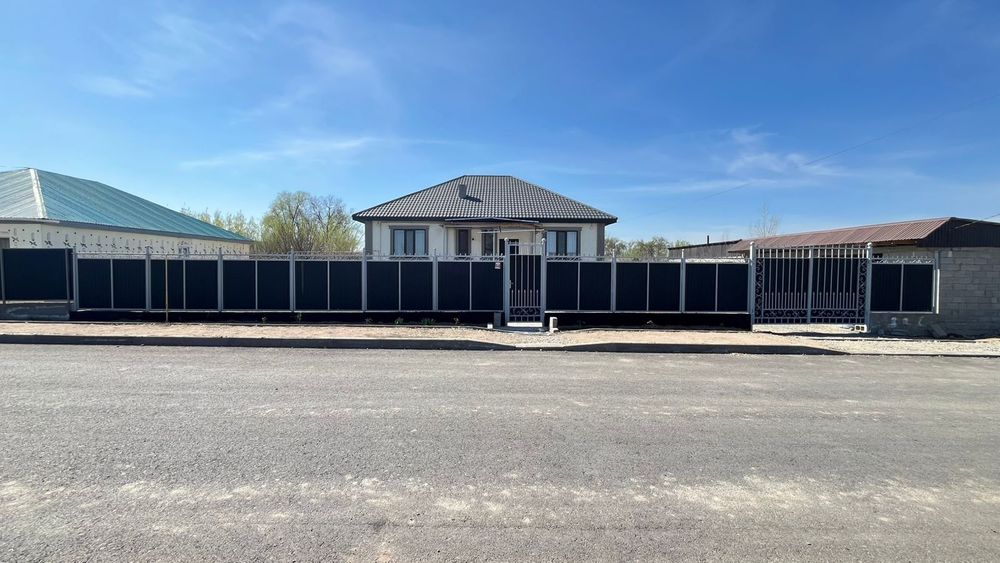 Продаю добротный дом