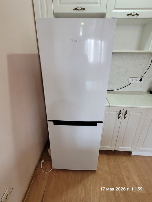 Холодильник Indesit DS 4160 W белый