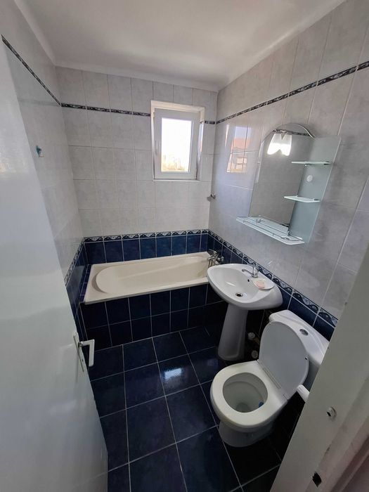 Dau in chirie apartament cu 2 camere zona podul Decebal