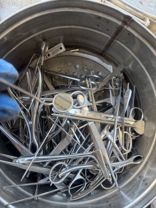 Продам медицинские иструменты .