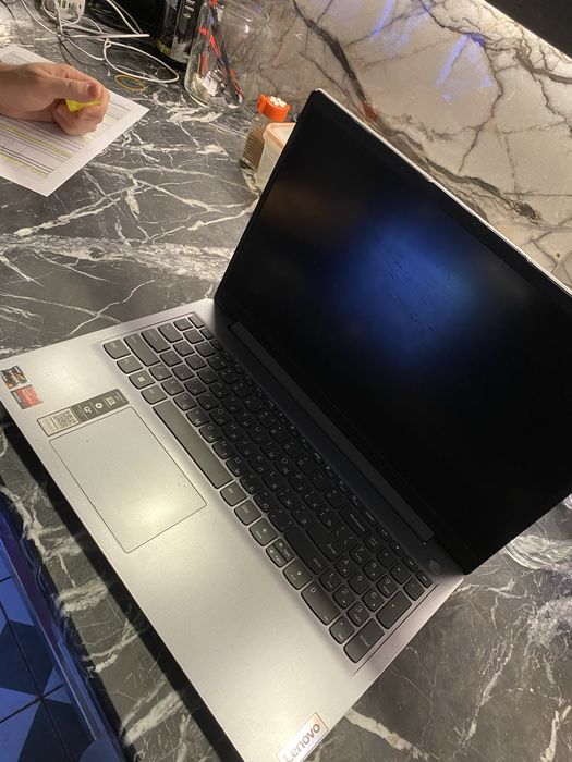 Lenovo ideapad 3