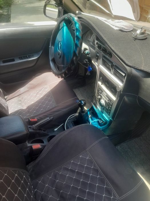 Йили 2012  удар йук 4 балон янги  харажати йук