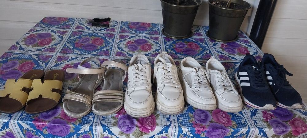 Продам детские обувь