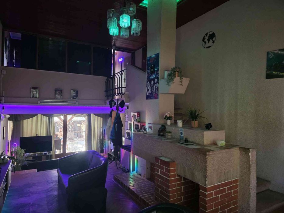 Vand casa in centru