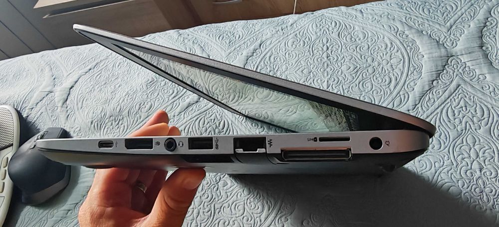 Laptop HP EliteBook 820 G3, i5 Gen 6, 8GB RAM, SSD 256GB + HDD 500GB, Full HD, carcasă metalică, baterie nouă sau dezmembrez