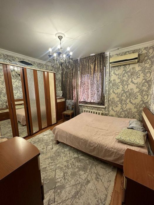 Продается 5-комнатная квартира, ориентир Госпитальный рынок