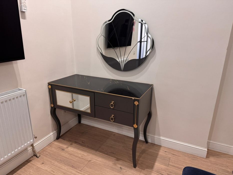 Продам спальный гарнитур