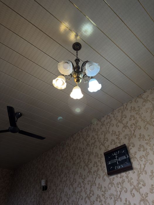 люстра сотилади 2 та