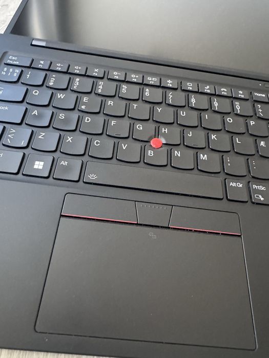 Lenovo thinkpad x1 carbon gen10 DEFECT
