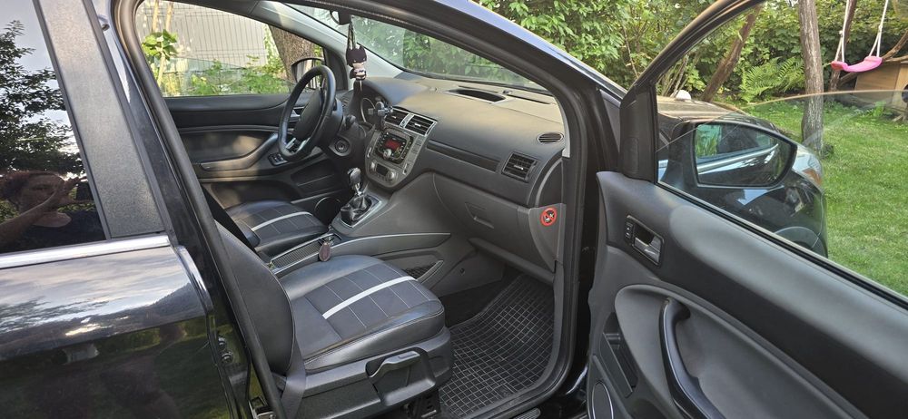 De vînzare Ford Kuga 4×4,euro 5,2010. Mașină de familie întreținută