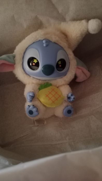 Мягкая игрушка-брелок MINISO «Стич: Перекус перед сном»