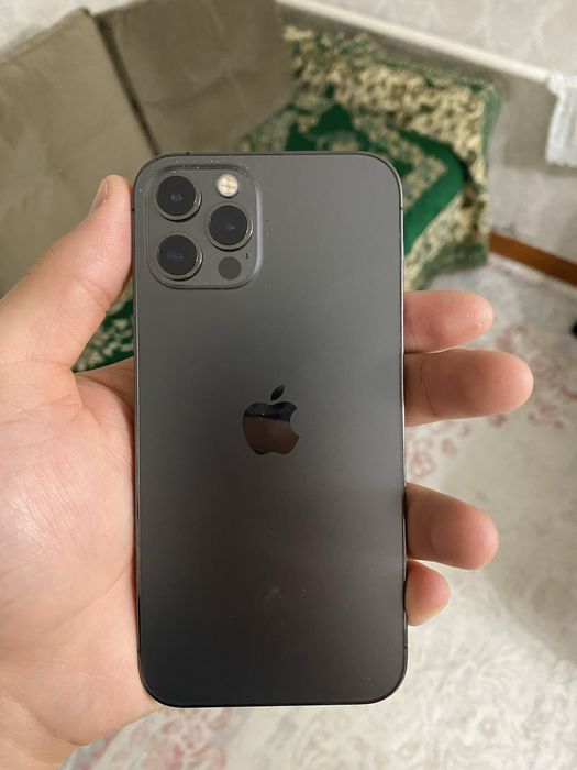 Айфон 12 про и 11 про