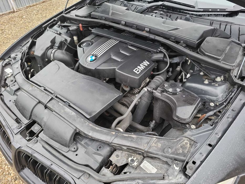 Dezmembre bmw e91 320d 177 cp n47 trapa panorama,an 2009