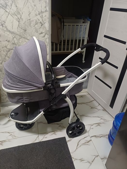Продаётся фирменный коляска Seebaby korito