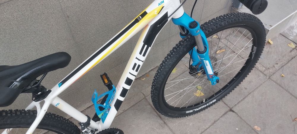 Продавам немски  алуминиев велосипед Cube 27,5цола,16 инча  рамка