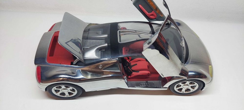 Machete auto Audi si Porsche
