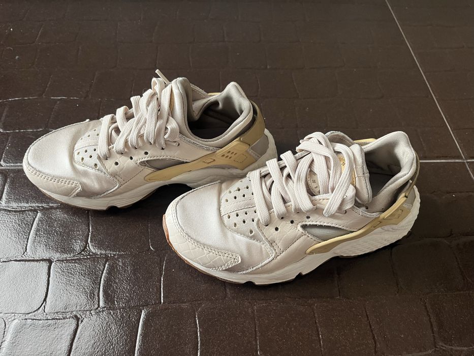 Дамски маратонки Nike Huarache