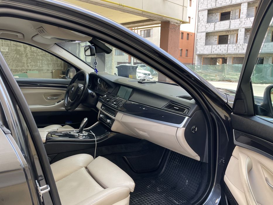 BMW Seria 5 F10 { 520d } Variante Auto
