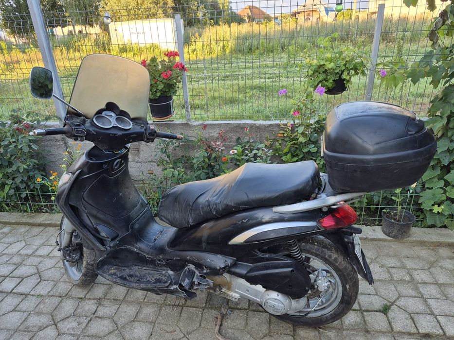 Scuter Piaggio Beverly 250 cc și Piaggio Scarabeo 250 cc