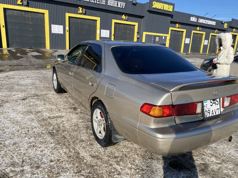 Тойота камри 25.