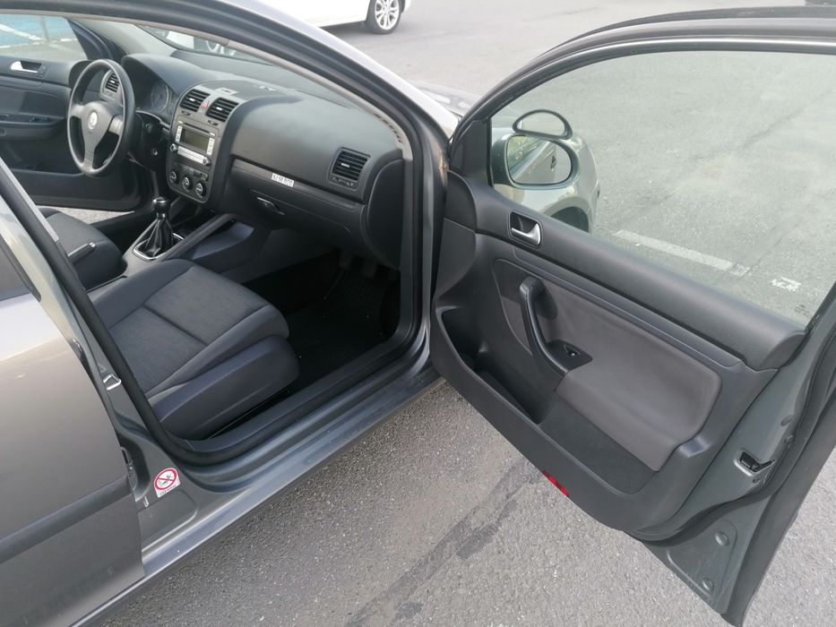 Vand VW Golf 5 1.9 tdi-Agreat scola de soferi