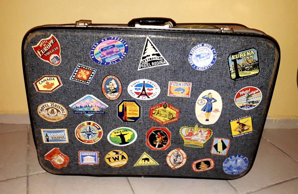 Ретро куфар .    .