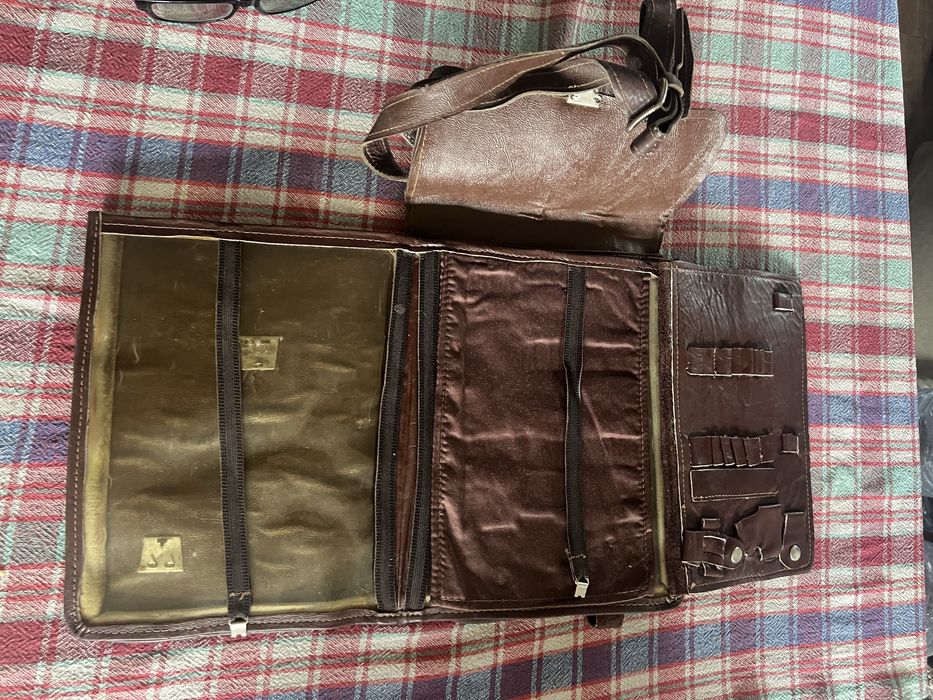 Офицерска военна кожена чанта за документи .