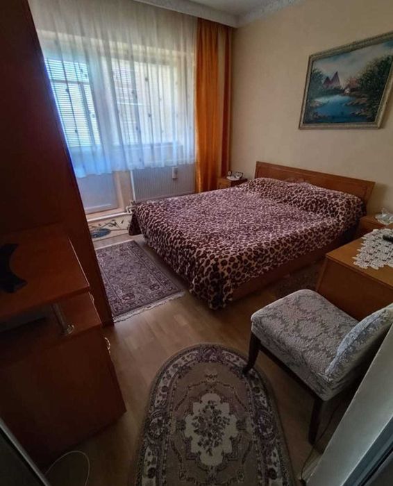 Apartament 3 camere, ultracentral, 2 balcoane, Panciu, etaj 4/4