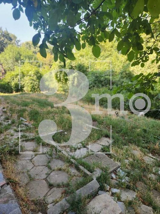 3mo“ продава два етажа от къща в живописното село Владая