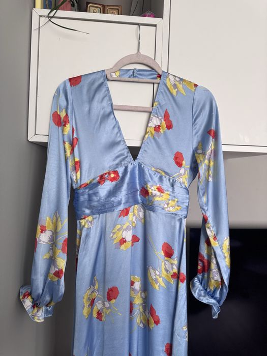 Дълга рокля от сатен на Asos design