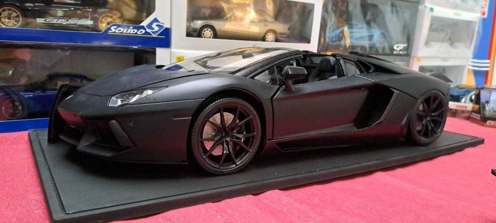 Pocher Lamborghini Aventador 1:8 – kit premium