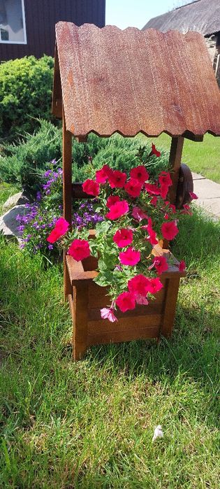 Fantana decorativa din lemn